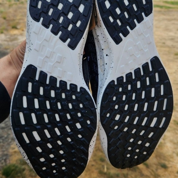 New men's Nike Zoom Turbo - Picture 3 of 6